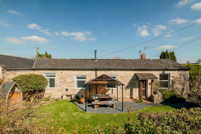 3 Bedroom Bungalow For Sale In Cowcombe Lane, Stroud., GL6