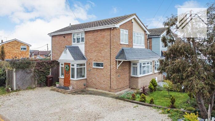 4 Bedroom Detached House For Sale In Florence Road, Canvey Island, SS8