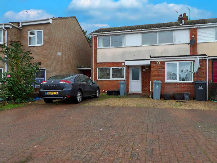 1 Bedroom Apartment To Rent In Colwell Drive, Witney, Oxfordshire, OX28