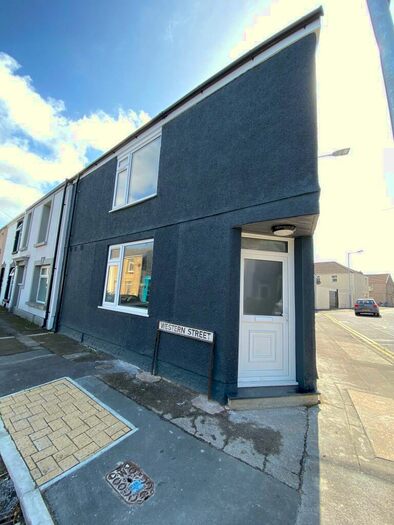 6 Bedroom House To Rent In Western Street, Sandfields, Swansea, SA1