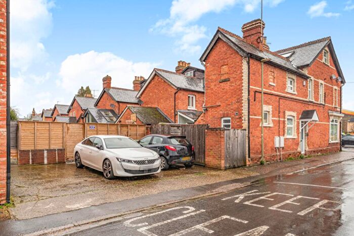 1 Bedroom Apartment For Sale In Reading Road, Henley-On-Thames, RG9