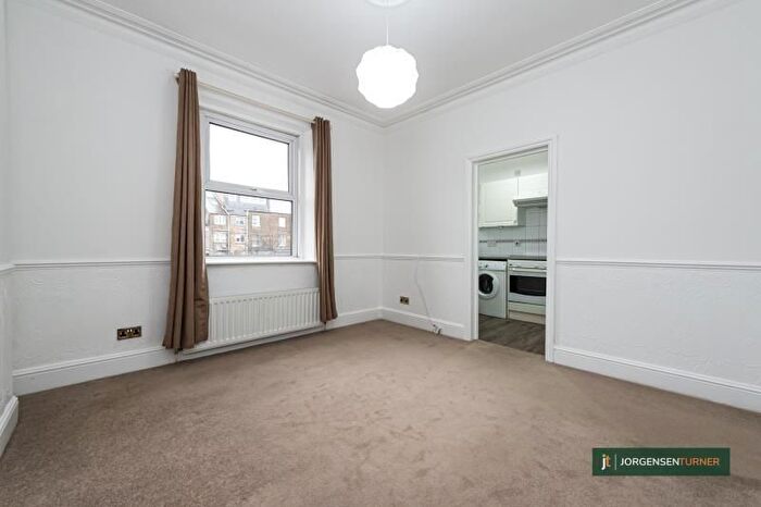 1 Bedroom Flat To Rent In Barons Court Road, West Kensington, W14