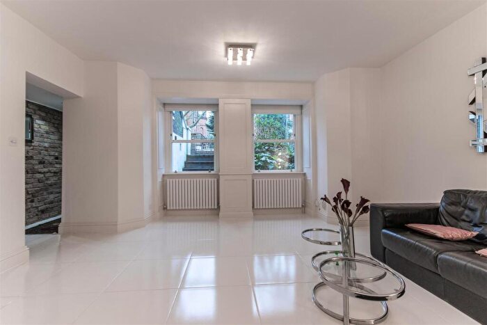 2 Bedroom Apartment To Rent In Fitzjohn Avenue, Hampstead, NW3