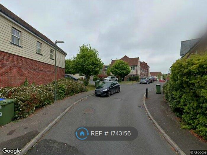 1 Bedroom Flat To Rent In Harwood Close, Codmore Hill, Pulborough, RH20