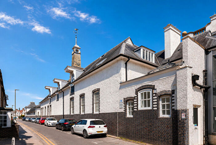 2 Bedroom Apartment For Sale In Kent Road, West Wickham, BR4