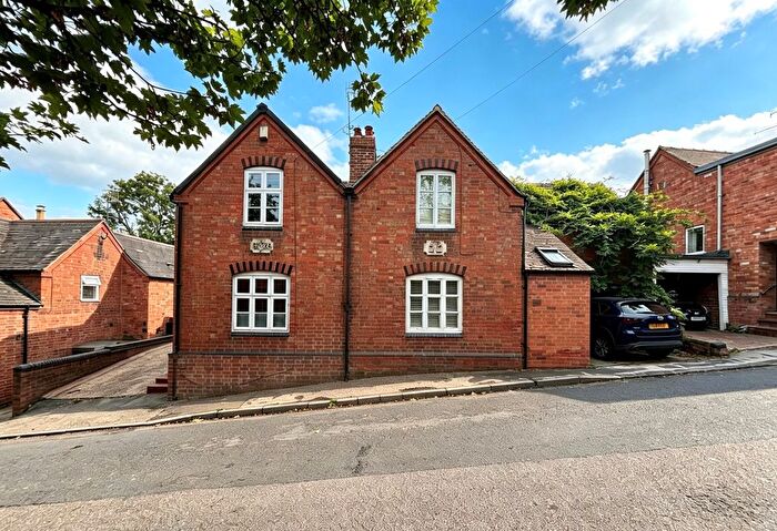 2 Bedroom Cottage To Rent In Church Bank, Alcester, B49