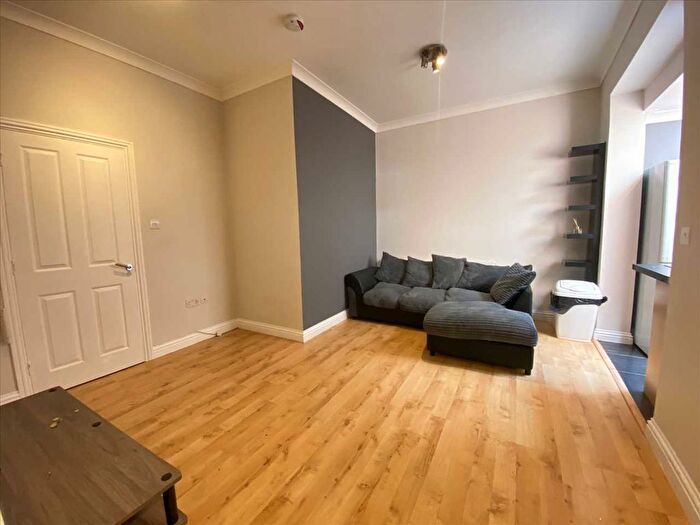 1 Bedroom Flat To Rent In Eccleston Road, London, W13
