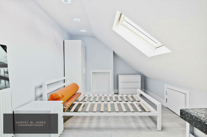 Studio To Rent In Prospect Road, IG8