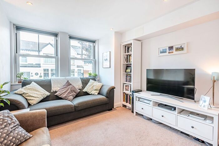 1 Bedroom Flat To Rent In Bassingham Road, London, SW18