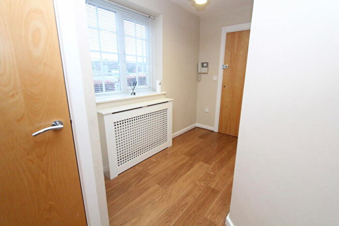 2 Bedroom Flat For Sale In Madison Avenue, Brierley Hill., DY5