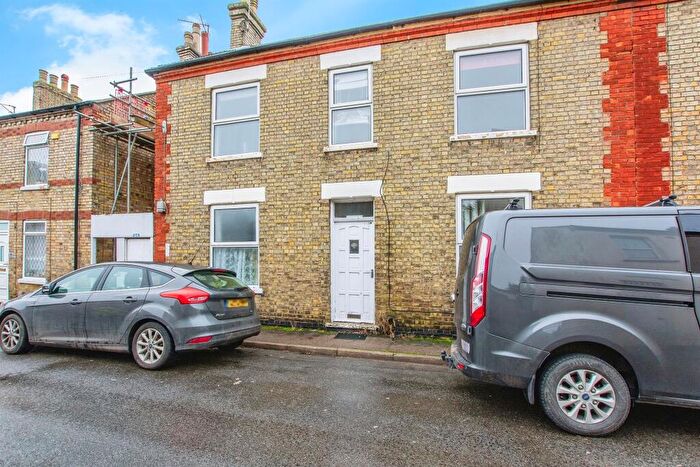 6 Bedroom Semi Detached House For Sale In Artillery Street, Wisbech, PE13