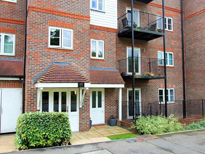 1 Bedroom Flat For Sale In Aspen Court, Freer Crescent, High Wycombe, HP13
