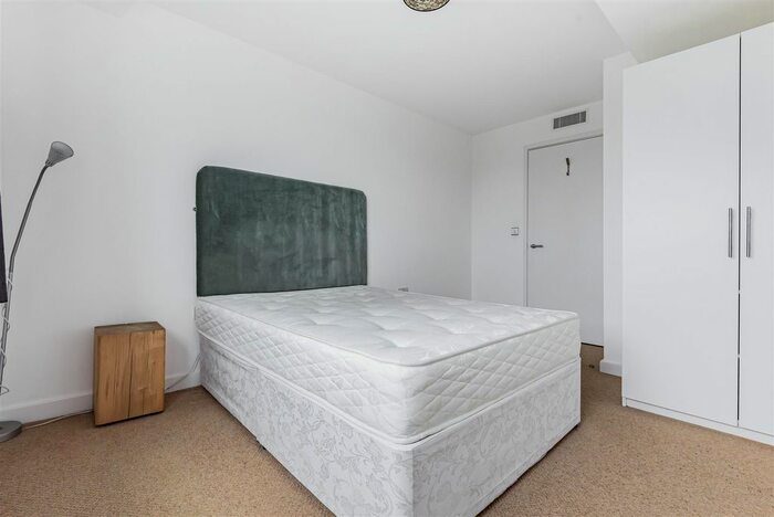 1 Bedroom Flat To Rent In Greenhouse, Beeston Road, Leeds, LS11