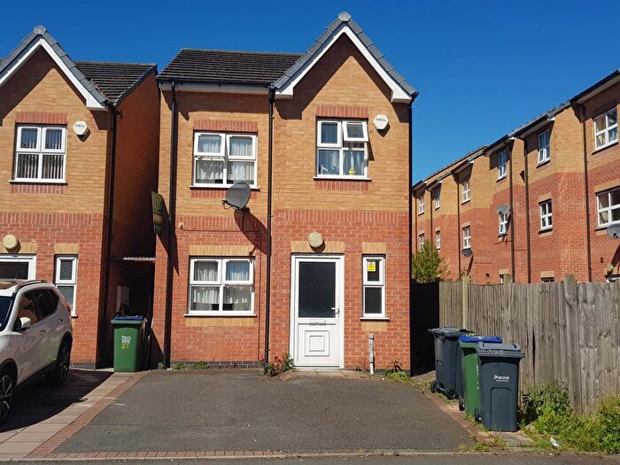 3 Bedroom Detached House For Sale In West Bromwich, Birmingham, B71