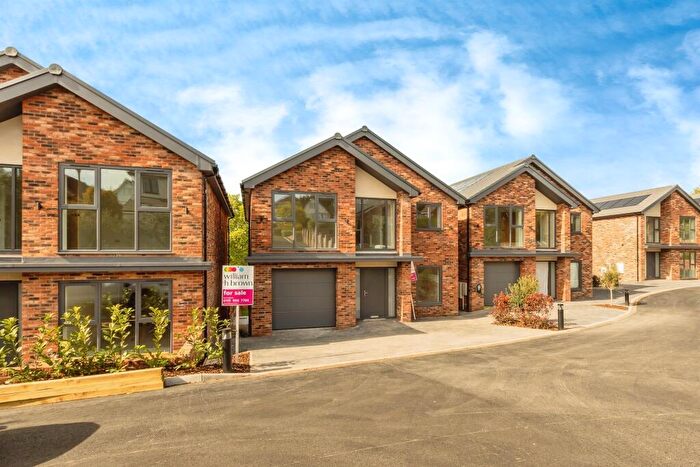 4 Bedroom Detached House For Sale In Gardenia Grove, Nottingham, NG3