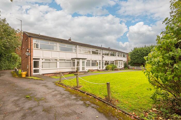 2 Bedroom Flat For Sale In Hillside Court, Hawkhills, Chapel Allerton, Leeds, LS7