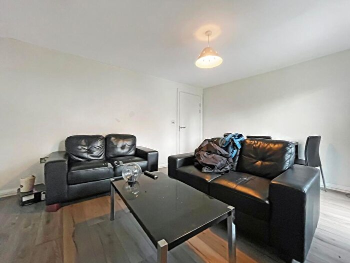 2 Bedroom Apartment To Rent In North Crescent, North Street, Leeds City Centre, LS2