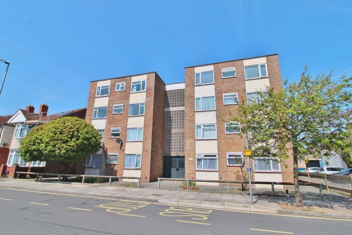 2 Bedroom Flat For Sale In Devonshire Avenue, Southsea, PO4