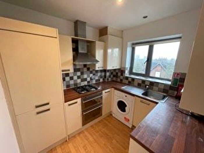 3 Bedroom Flat For Sale In Drapers Fields, Coventry, CV1