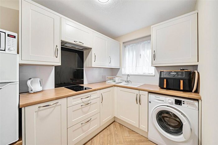 2 Bedroom Retirement Property For Sale In The Alders, West Wickham, BR4