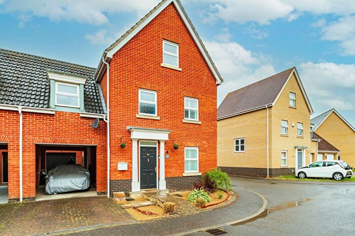 4 Bedroom Link Detached House For Sale In Viscount Close, Diss, IP22