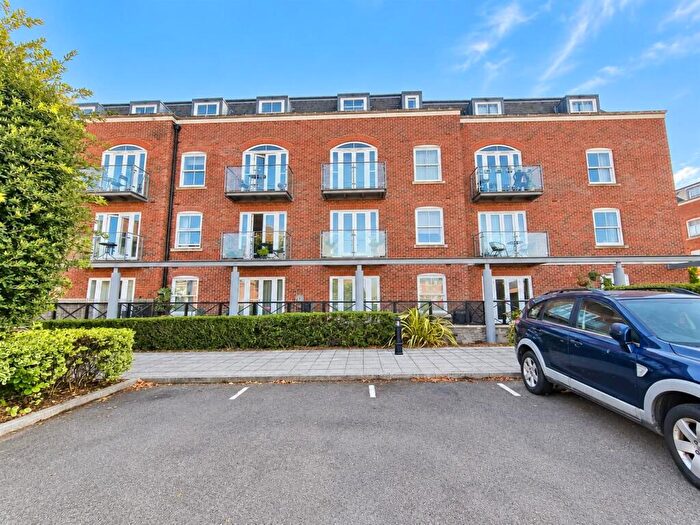 Studio For Sale In Salt Meat Lane, Clarence Marina, Gosport, PO12