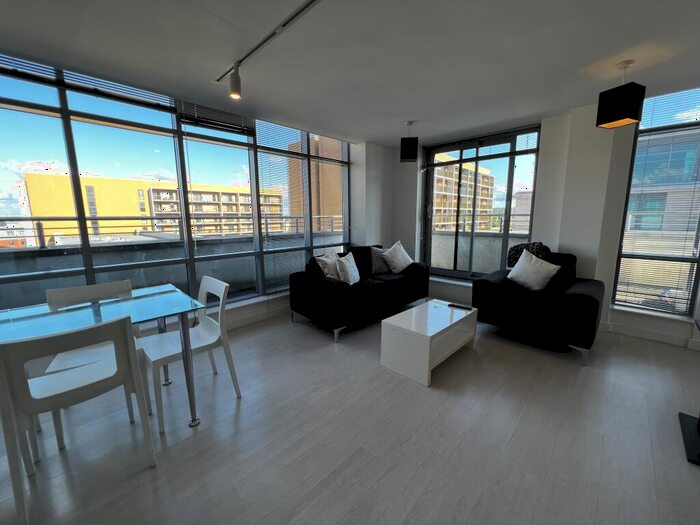 2 Bedroom Flat To Rent In Ingram Street, Leeds, West Yorkshire, Uk, LS11