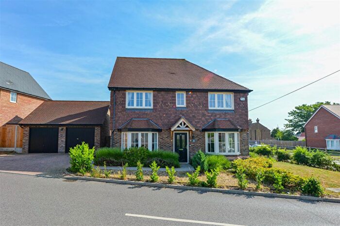 4 Bedroom Detached House For Sale In Braeburn Drive, Hoo, Rochester, ME3