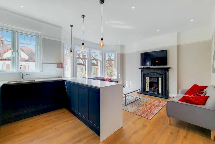 2 Bedroom Flat To Rent In Enmore Road, Putney, London, SW15