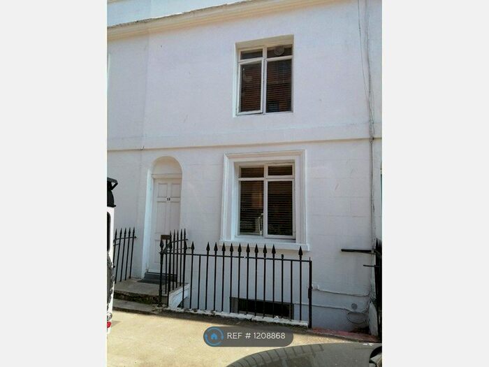 2 Bedroom Maisonette To Rent In Robert Street, Brighton, BN1