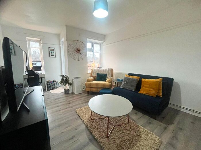 1 Bedroom Flat For Sale In Hungerford House, Romford, RM3