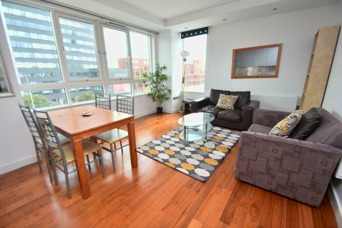 2 Bedroom Flat To Rent In Admiral House, - Newport Road, Cardiff, CF24