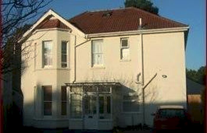 2 Bedroom Flat To Rent In Bed Ground Floor Flat In Meyrick Park - Rushton, BH3
