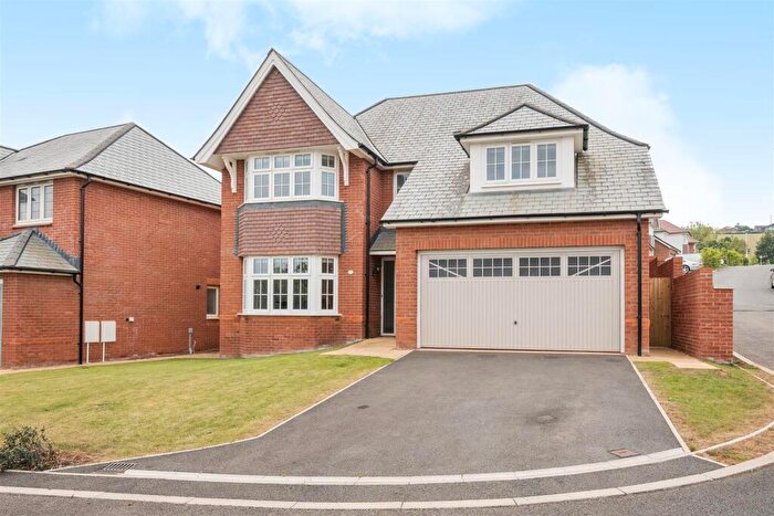 5 Bedroom Detached House For Sale In Clatworthy Avenue, Exeter, EX1