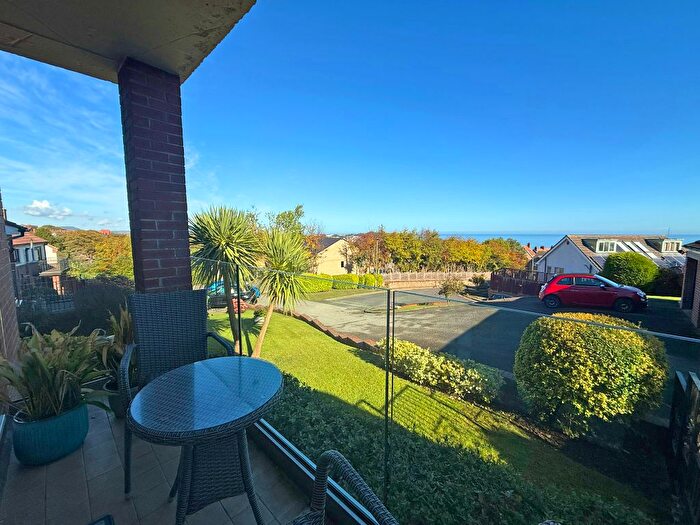 2 Bedroom Flat For Sale In Abrams View, Scarborough, YO11