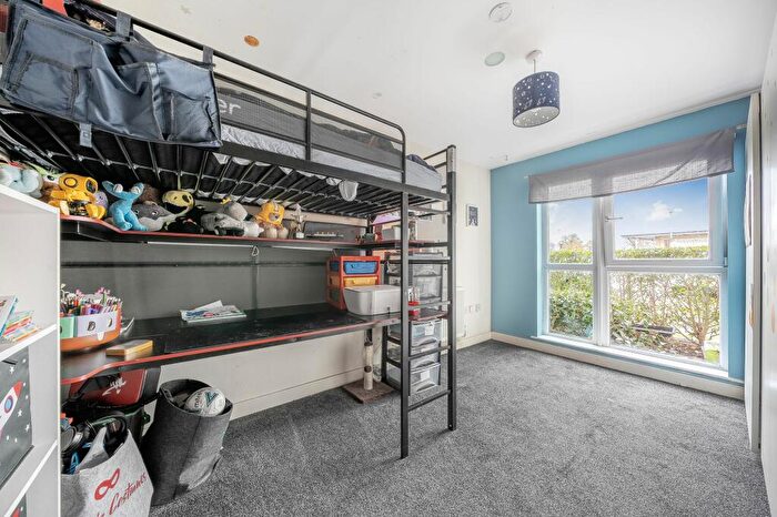 2 Bedroom Flat For Sale In Nicholls Close, Caterham, CR3
