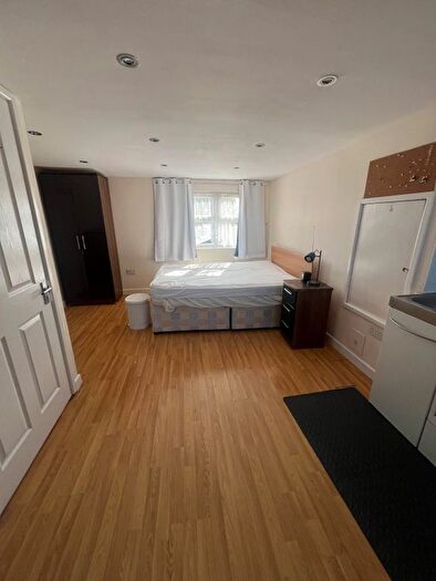 1 Bedroom Studio To Rent In Ilford, IG1