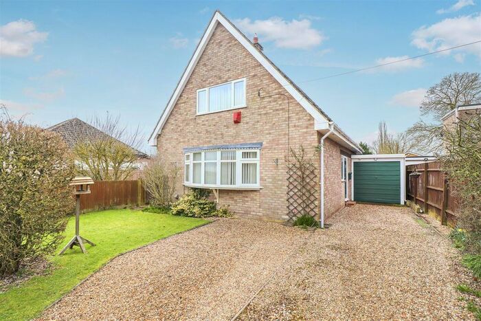 3 Bedroom Detached House For Sale In Newton Road, Rushden, NN10