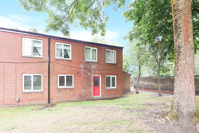 2 Bedroom Flat For Sale In Lindridge Drive, Minworth, B76