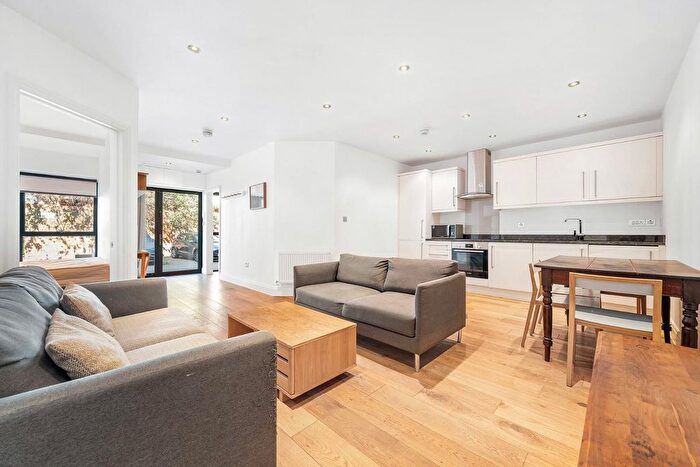 2 Bedroom Flat For Sale In Josephine Avenue, SW2