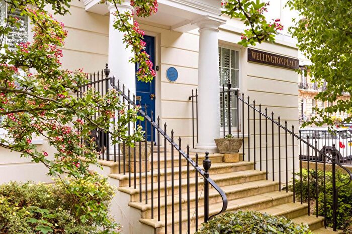 2 Bedroom Flat For Sale In London Road, Cheltenham, GL52