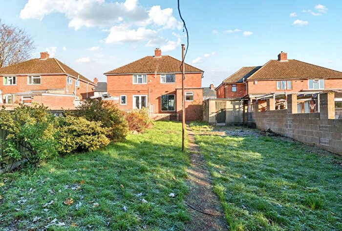 3 Bedroom Semi Detached House For Sale In Cashes Green Road, Stroud, Gloucestershire, GL5