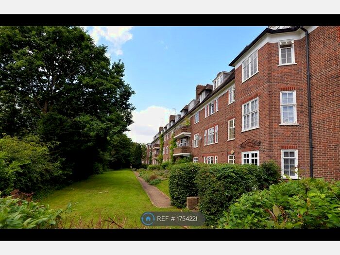 2 Bedroom Flat To Rent In Lyttelton Court, London, N2