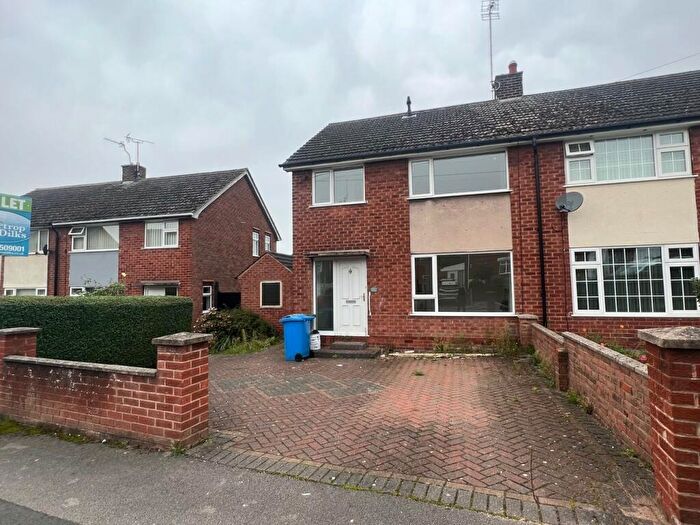 3 Bedroom Semi-Detached House To Rent In Dryden Dale, Worksop, S81