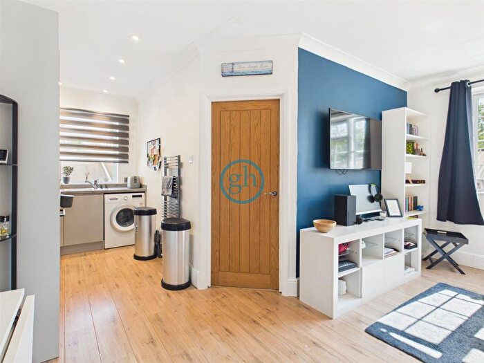 1 Bedroom Flat To Rent In High Road, Eastcote, HA5