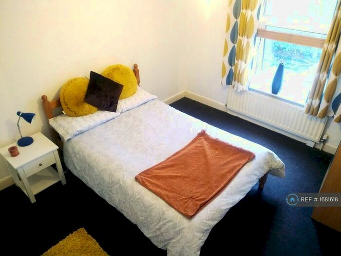 1 Bedroom Flat To Rent In Albert Road South, Southampton, SO14