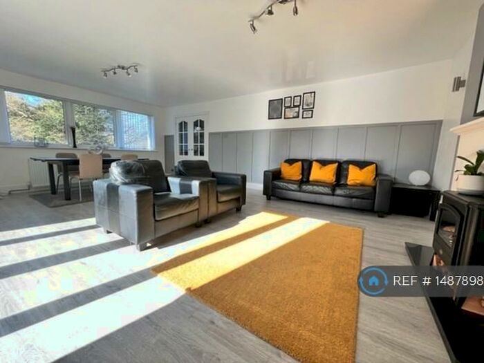 4 Bedroom Bungalow To Rent In Church Lane, Lighthorne, CV35