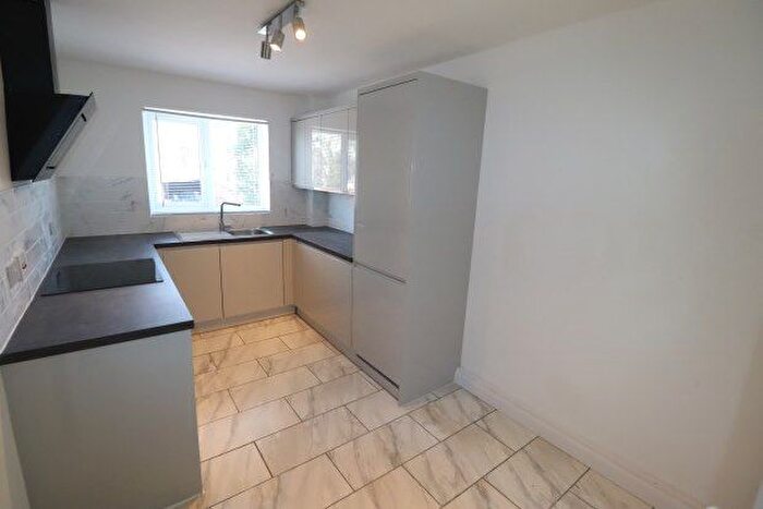 1 Bedroom Flat To Rent In Firsgrove Road, Brentwood, CM14