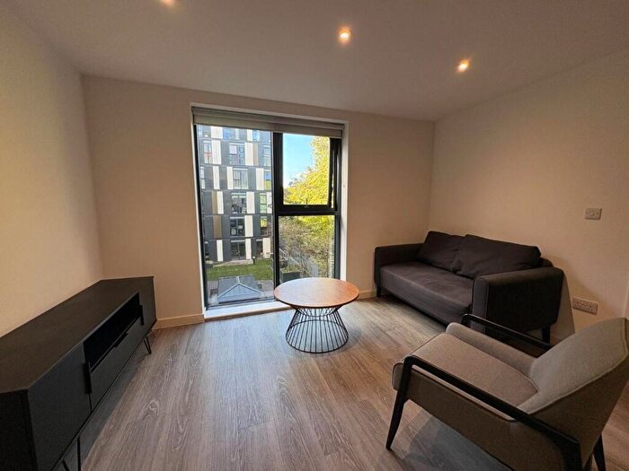 2 Bedroom Flat To Rent In Woden Street, Salford, M5