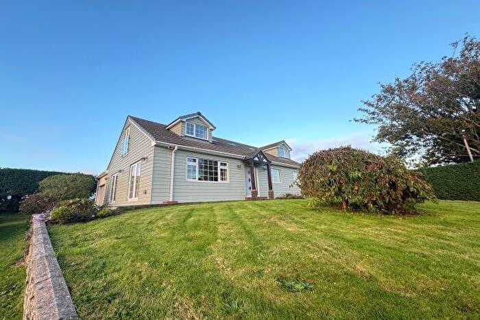 4 Bedroom Bungalow To Rent In Coronation Terrace, Treworga, Ruan High Lanes, Truro, TR2
